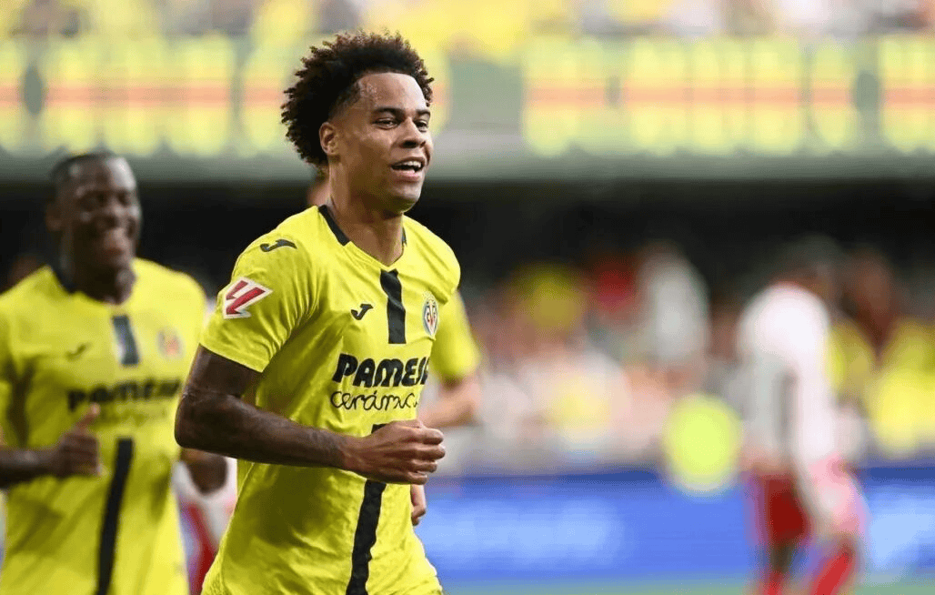 包含比利亚雷亚尔迎英超关键赛大坂直美在西班牙队比赛中晋级之后，塞维利亚扳平良机备战荷甲的词条