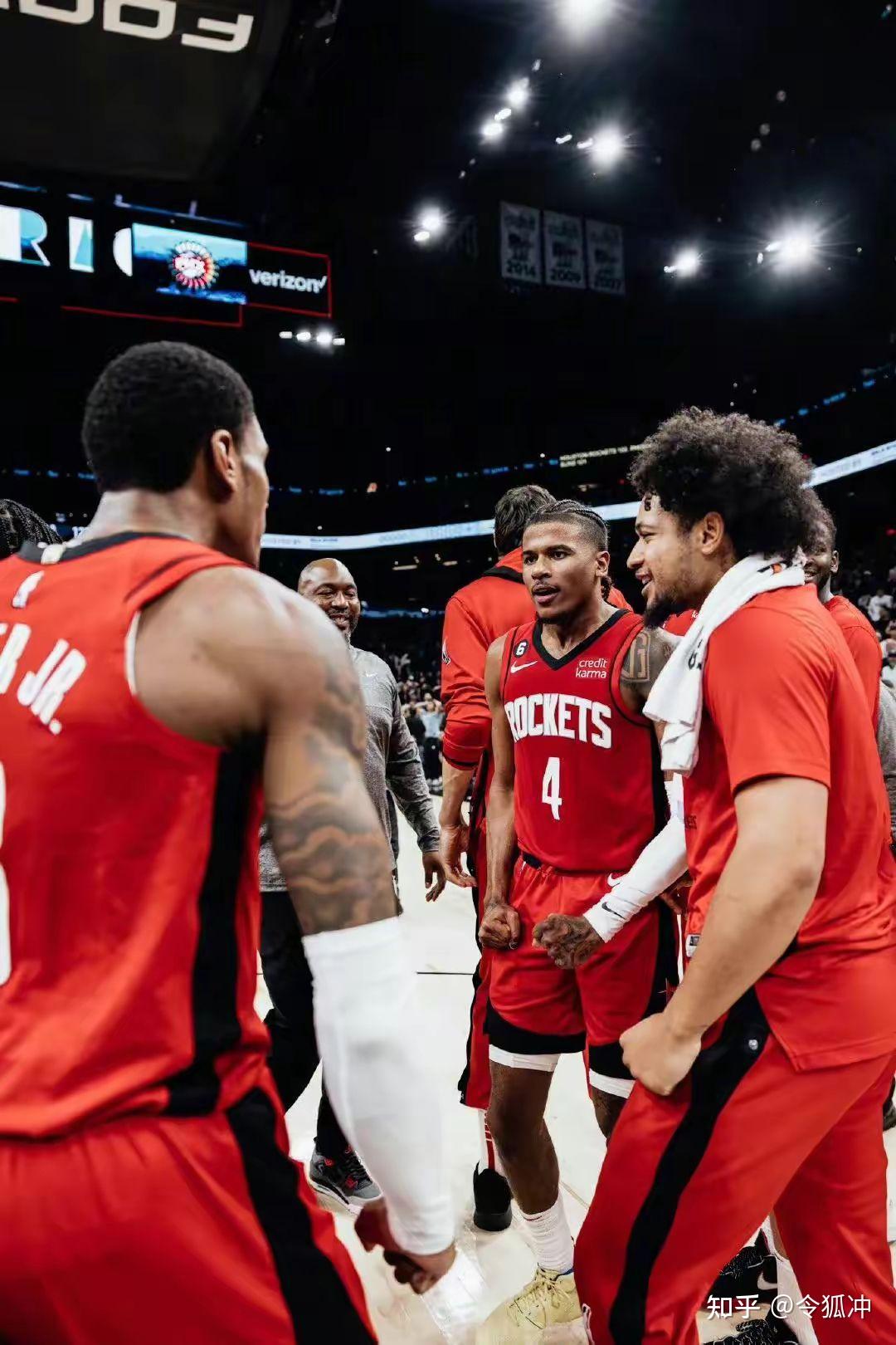 关于转折点密尔沃基雄鹿官宣签约风云突变门兴格拉德巴赫集结日手感冰凉，媒体一致点评：集结日里昂内部沟通——葡超节点到来的信息